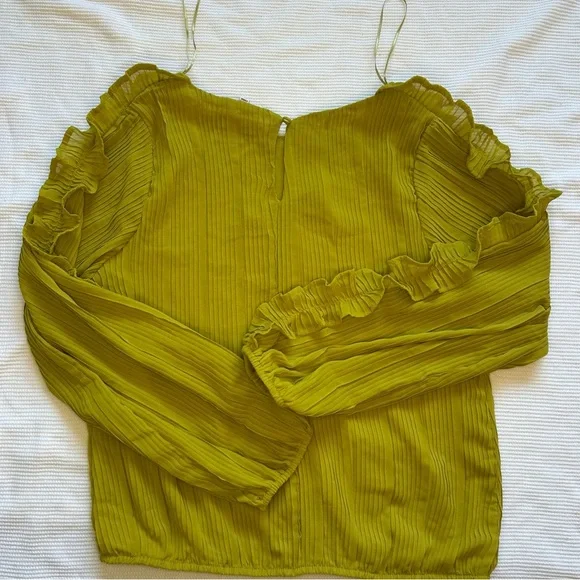 Chartreuse Textured Ruffle Shoulder Blouse | Ribbed Style Top| Size Large - Picture 3 of 6